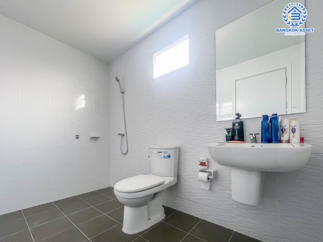 *****ทาวน์เฮ้าส์มือสองย่านปทุมธานี ม.พฤกษา รังสิต-คลอง4 #หลังมุม เนื้อที่กว้างขวางถึง 23.6 ตร.ว. ฟังก์ชัน 3 ห้องนอน 2 ห้องน้ำ 1 ที่จอดรถ แถมฟรี! 3 เครื่องปรับอากาศ บนทำเลเข้าเมือง หรือไปต่างจังหวัดก็ง่าย ใกล้ฟิวเจอร์ปาร์ค รังสิต และรถไฟฟ้าสายสีแดง "สถานีบางซื่อ-รังสิต"